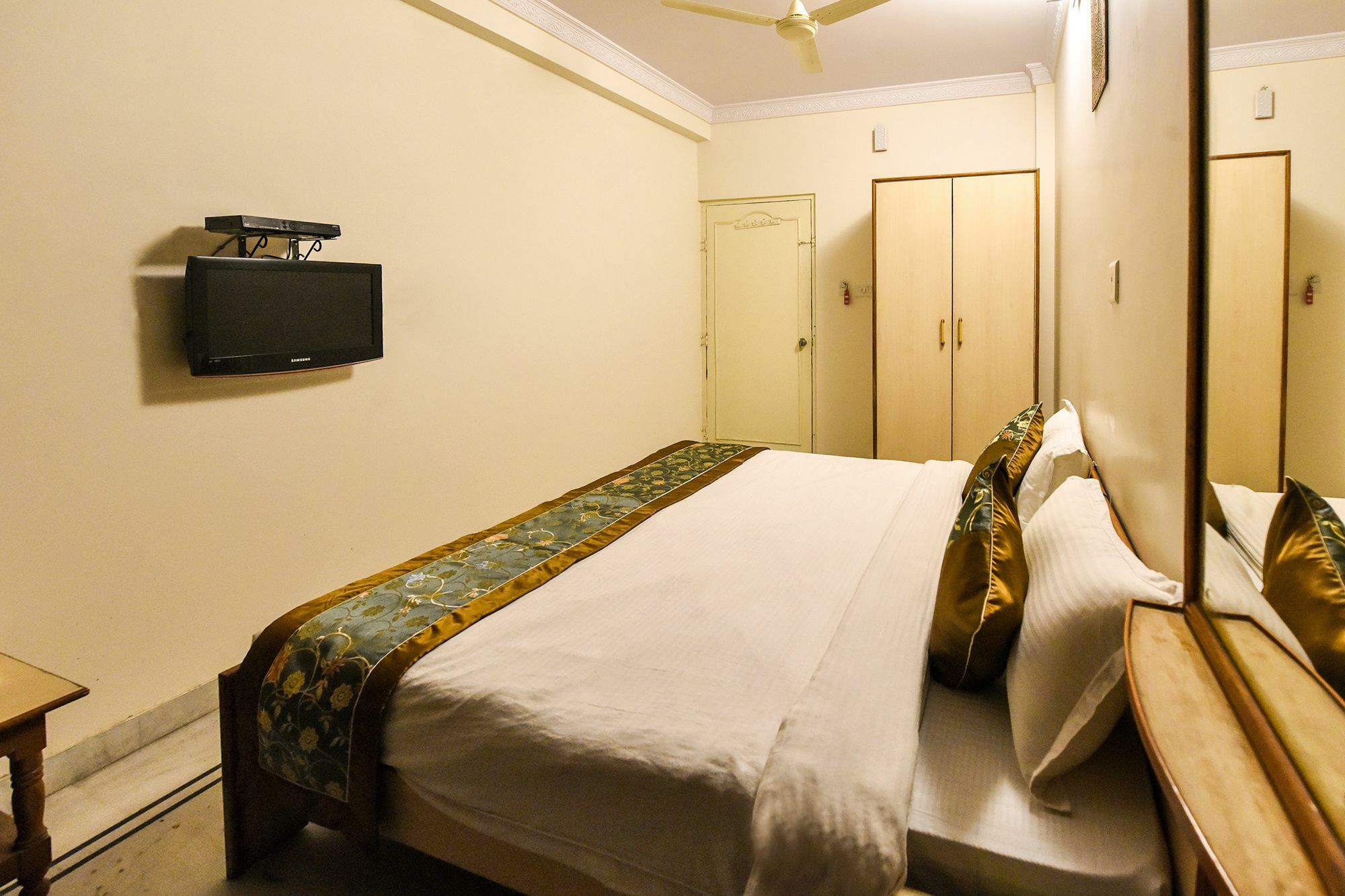 Hotel Rang Mahal Near Jaipur International Airport Luaran gambar